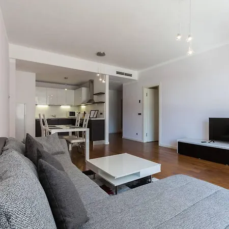 Life Masna 4* Prague