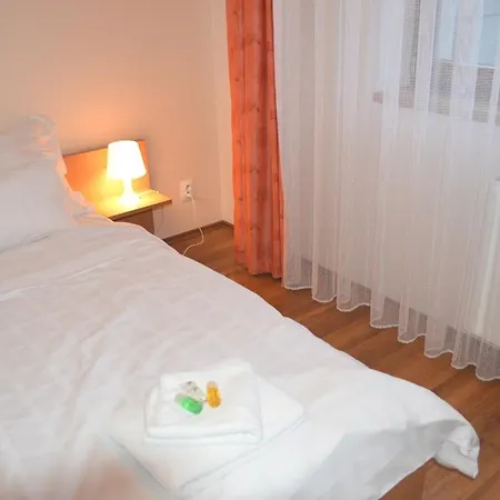 Apartment 3d *
