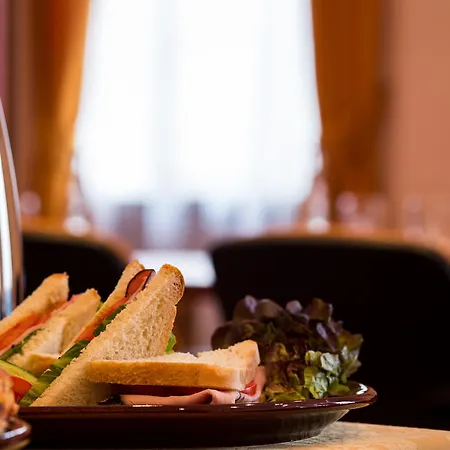 Selsky Dvur - Bohemian Village Courtyard Hotel