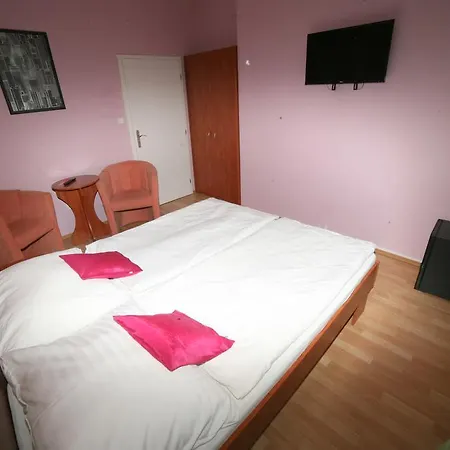 Leon Hotel 3*