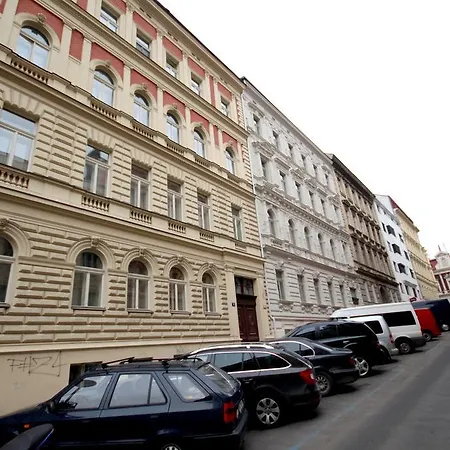 Halkova Studio Apartment *