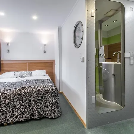 Rohan Boat Hotel en barco 3*