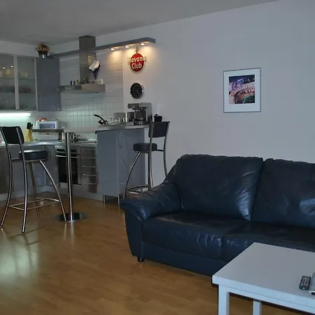 Apartamento Chotěšovská With Parking Place Praga