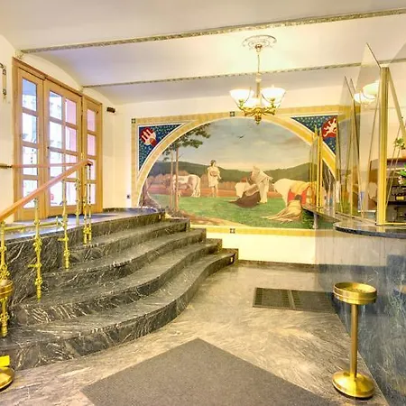 Taurus Hotel