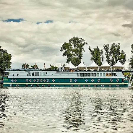 Hotel en barco Rohan Boat