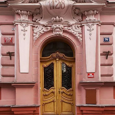 Hotel The Bridge Praag