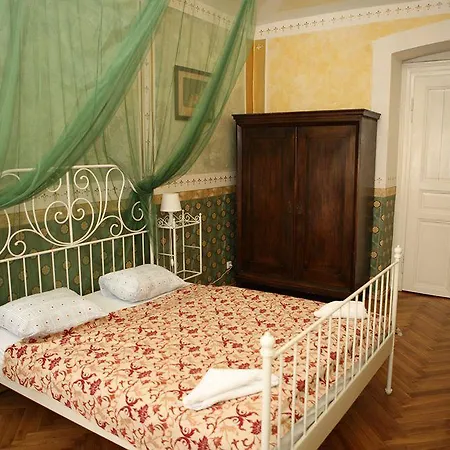 Old Time Hotel