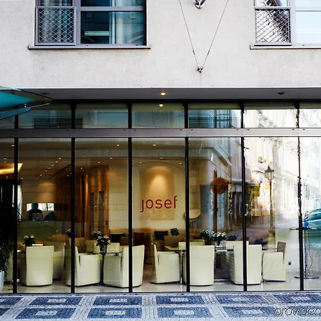 Josef Hotel