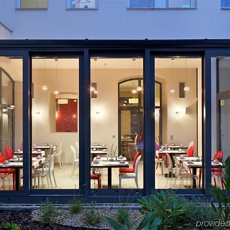 Red&blue Design Hotel 4*