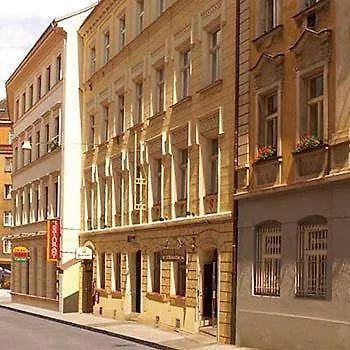 V Tunich