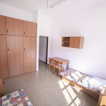 Hostel Dizzy Daisy *