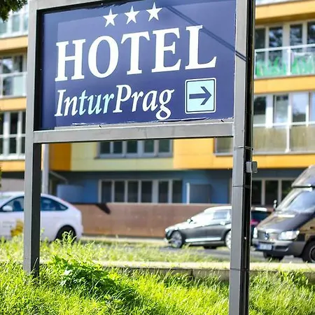 Hotel Inturprag 3*