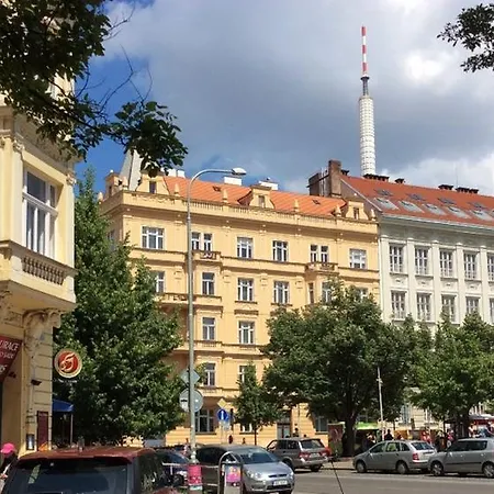Modern Riegrovy Sady Apartment Prague