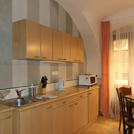 Vlasska House At The 3 Swallows * Prague