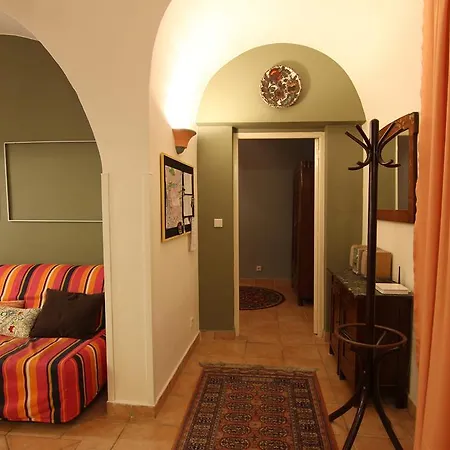Vlasska House At The 3 Swallows Prague
