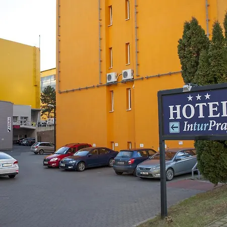 Hotel Inturprag 3*
