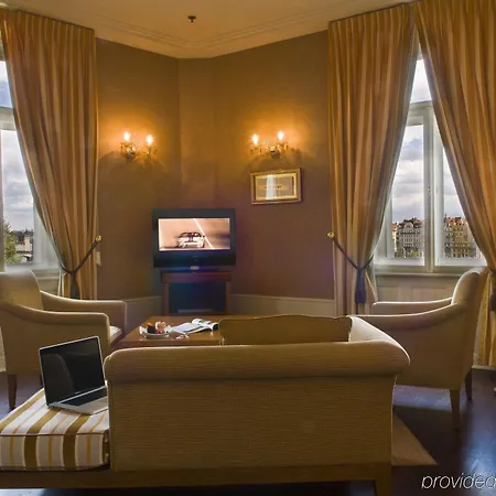 Szálloda Mamaison Riverside 5*