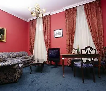 Bohemia Plaza Hotel 4*