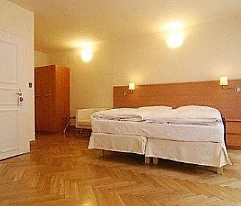 Mostecká 12 Hotel Praga