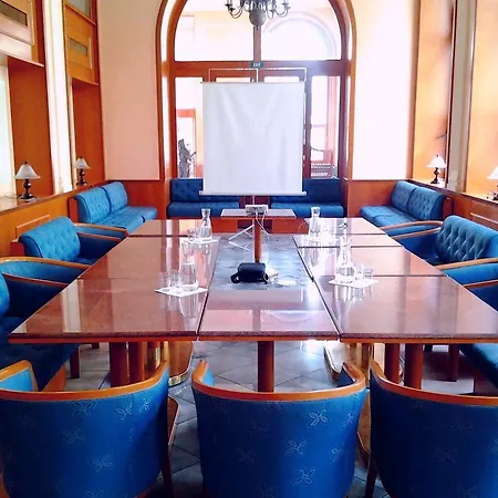 Opera Hotel 4*