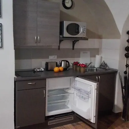 Jakubská 676 * Praha