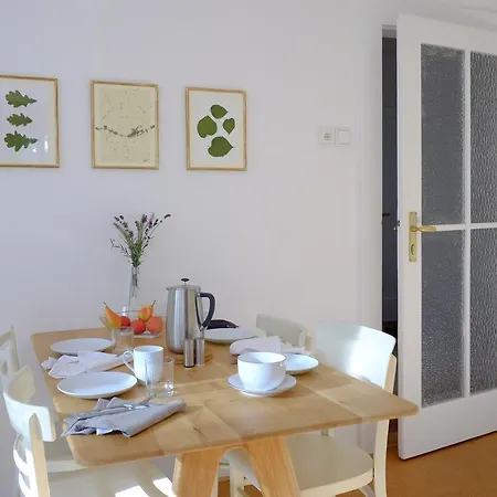 Hanspaulka Apartment *