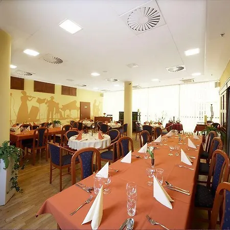 Capital 3*