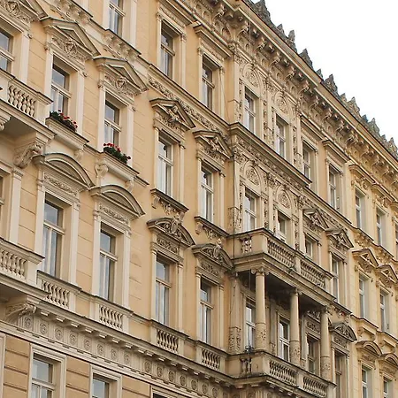 Apartment Royal Celakovskeho Sady