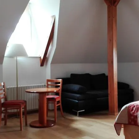 Guest house Jana - Domov Mladeze 2*