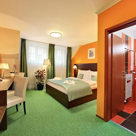 Martin Hotel
