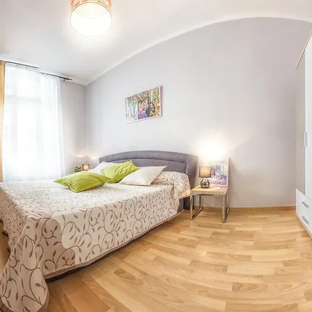 Modern Senovazne Namesti 11