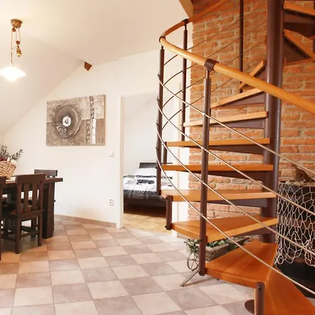 Attic Hastalska