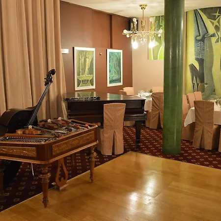 Hotel Regina 3*