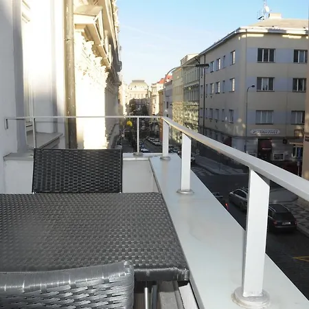 The Family's Nest Prag
