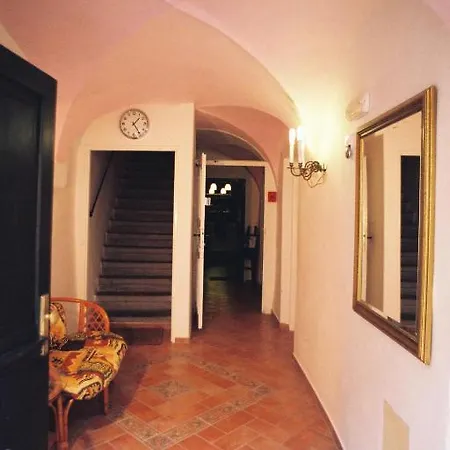 U Zlateho Konicka / The Golden Horse House 3*