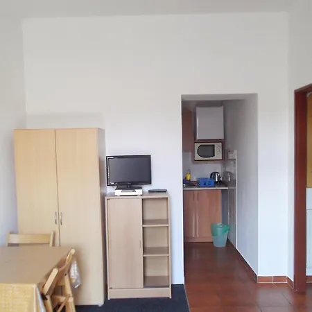 Hostel Holeckova *
