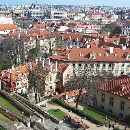 Apartment Near Lesser Town Prague