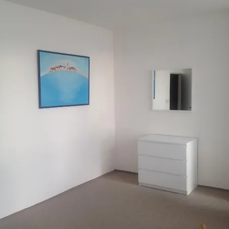 לינה וארוחת בוקר B&B Home 2*