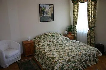 Hotel At The Golden Scissors Prague