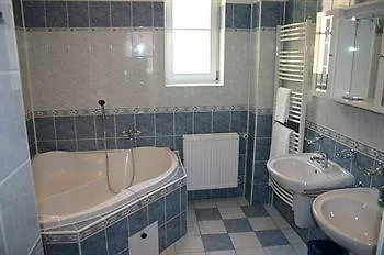 Hotel At The Golden Scissors 4*