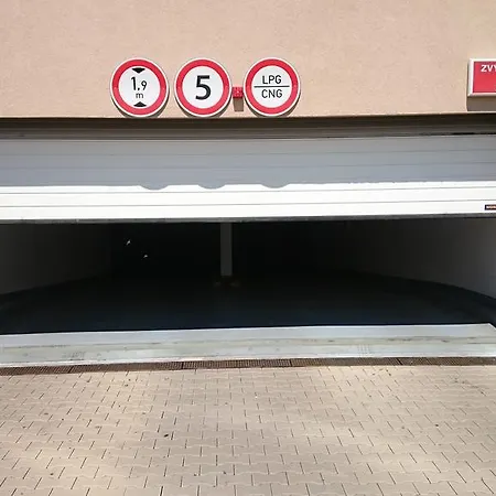 Apartment Flat 131 *