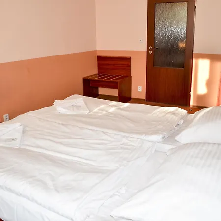 Inturprag Hotel 3*