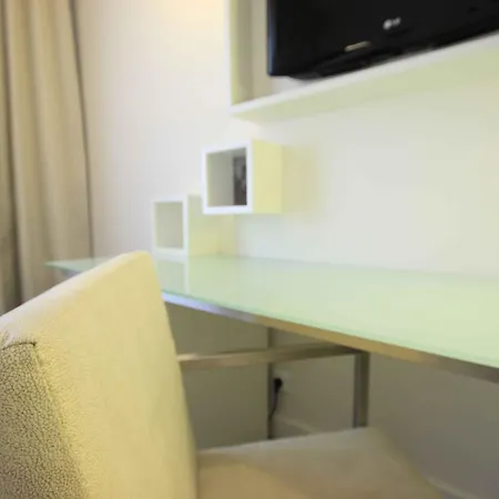 Pure White Hotel 4*
