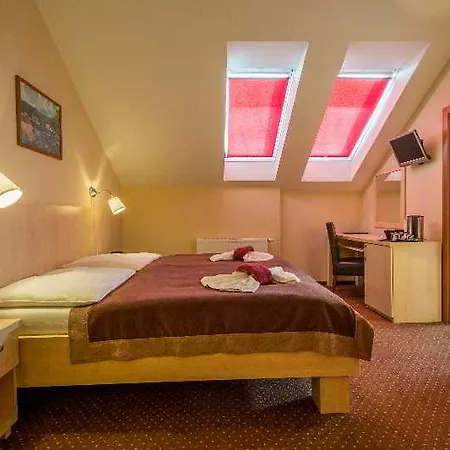 Centre Plaza 3*