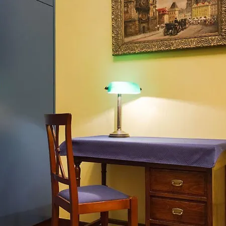Tynska Apartment *