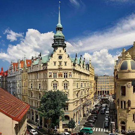 Paris Szálloda