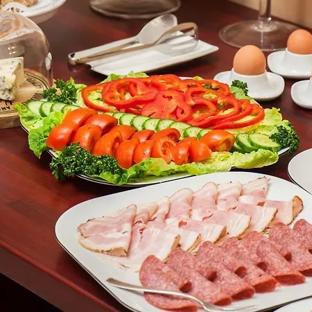 Bohemia Plaza Hotel 4*