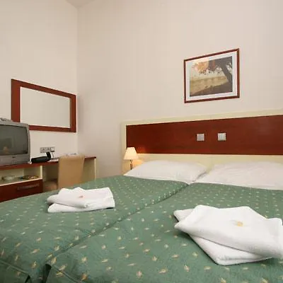 Atos Hotel 3*