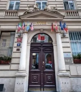 Atos Hotel 3*