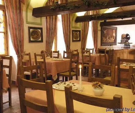 Selsky Dvur - Bohemian Village Courtyard Hotel 4*